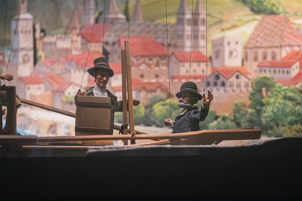 Quels sont les secrets pour créer un spectacle de marionnettes aquatiques captivant ?