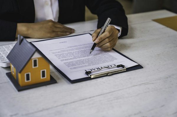 Hausse des taux de crédit : pourquoi c'est le moment idéal pour revoir votre assurance de prêt immobilier ?